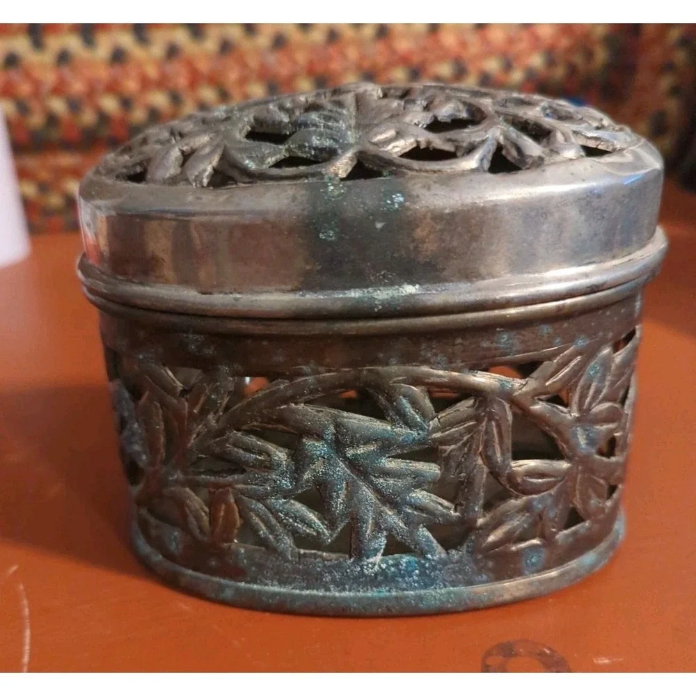 Bombay Silver Plated Box Storage Jewlery Trinket With Glass Insert